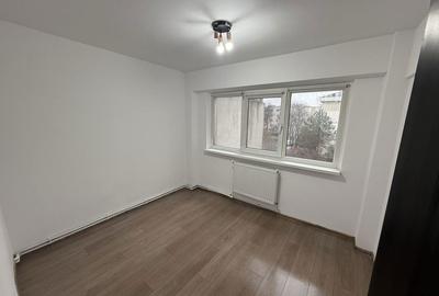 Apartament cu 3 camere decomandat în Central - 14