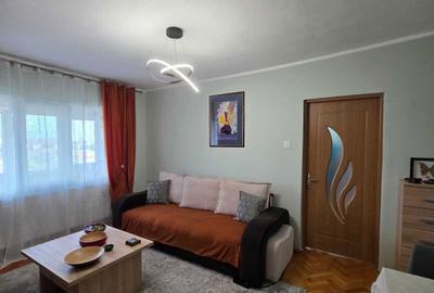 Apartament cu 3 camere semidecomandat în Gheorghe Lazăr - 2