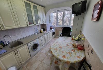 Apartament cu 3 camere decomandat în P-ța Victoriei - 7