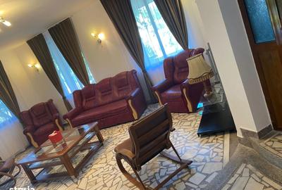 Casă cu Teren 1050 Mp în Central - 2