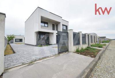 Casa zona aeroport Craiova, moderna,  parter si etaj teren 500 mp - 16