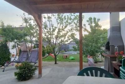 Casă cu Teren 450 Mp în Corbu - 1