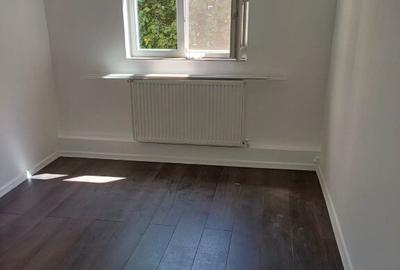 Apartament cu 3 camere semidecomandat în Bularga