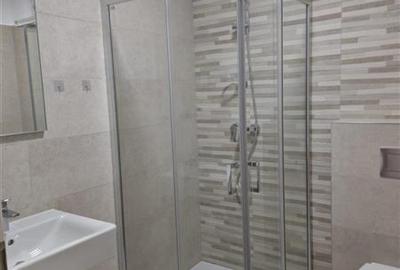 Apartament cu 3 camere decomandat în Tractorul - 7