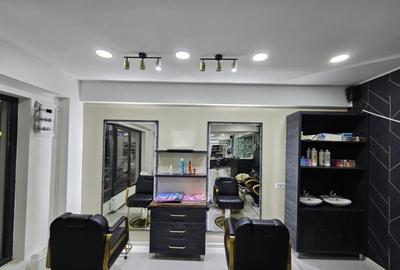 Spatiu comercial, 102 mp, salon de infrumusetare complet ech - 1