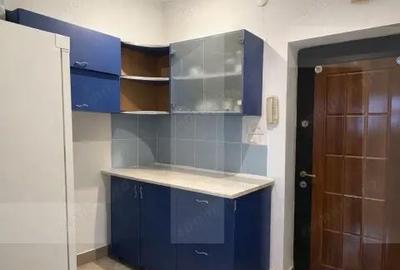 Garsonieră decomandată în UTA - 3