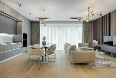 Apartament cu 4 camere decomandat în Central