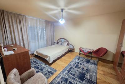 Garsonieră decomandată în Central - 2