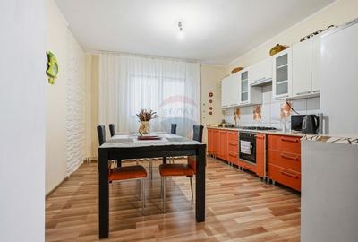 Casa / Vila cu 6 camere de vanzare I Podul Iloaiei - 5