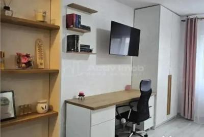 Garsonieră decomandată în Titan