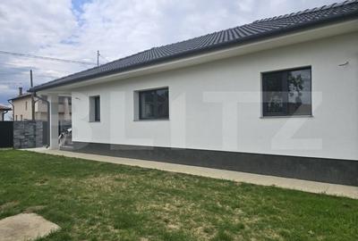 Casa 2 camere, 120 mp -7.8 ari teren . Lazuri - 1