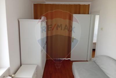 Apartament cu 3 camere semidecomandat, mobilat în Central - 9