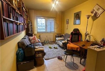 MIRCEA CEL BATRAN - ETAJ 1 - DECOMANDAT - 3 CAMERE - 2