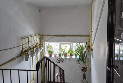 Apartament cu 3 camere semidecomandat în Central - 5