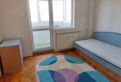 Apartament cu 4 camere decomandat, mobilat în Titan