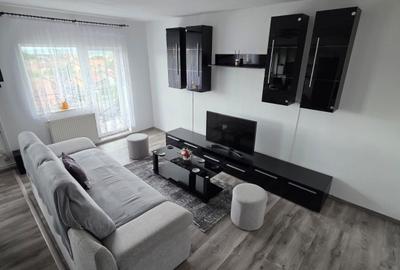 Apartament cu 3 camere decomandat în Vasile Aaron - 1