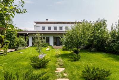 Casă individuală cu 5 camere cu Teren 850 Mp în Corbeanca