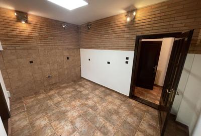 Casă individuală cu 6 camere cu Canalizare în Circumvalațiunii - 19