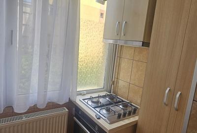 Apartament cu 3 camere decomandat în Central - 1