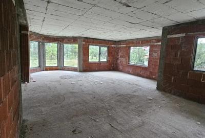 Casa noua la ro?u, 231mp, teren 1067mp, garaj - 4