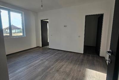 Ptoprietar Vand casa noua - 2
