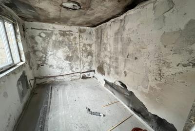 Casă individuală cu 4 camere cu Canalizare în Central - 9