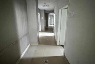 Spatiu comercial pe 2 nivele 700mp cu 20 incaperi si 10 bai pretabil clinica - 2