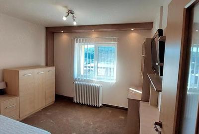 Apartament cu 3 camere decomandat în Calea Moldovei - 8