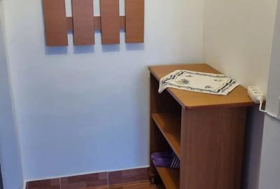Inchiriez garsoniera in Rm Valcea etaj 1 suprafata 26 mp fara balcon zona traian dovali - 1