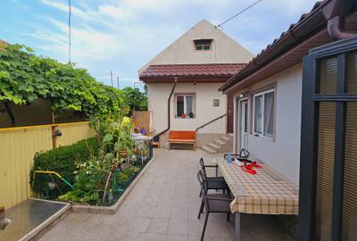 Casă individuală cu 4 camere în Central