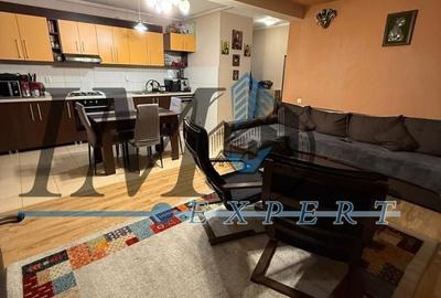 Apartament cu 3 camere decomandat, mobilat în Cetate
