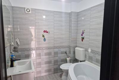 Apartament cu 3 camere decomandat în Titan - 8