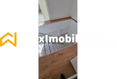 Spațiu comercial, de 550 mp, în Central - 7