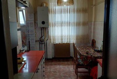 Apartament cu 4 camere decomandat în Central - 3