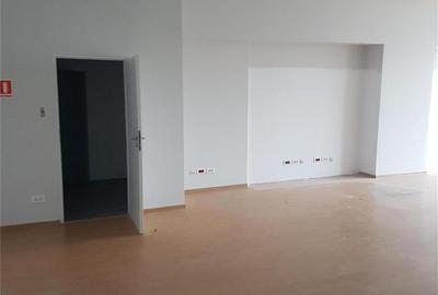 Spațiu comercial, de 530 mp, în Central - 5