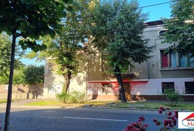 Casa zona Titulescu cu spatiu comercial aproape de centru