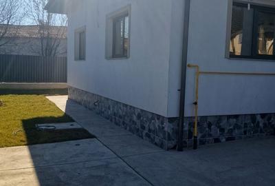 Casă cu 3 camere în Central