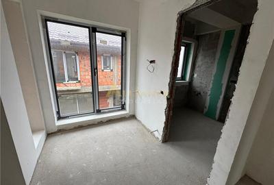 Duplex cu 4 camere cu Canalizare în Central - 6