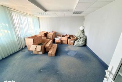 Spațiu comercial, de 300 mp, în Central - 4