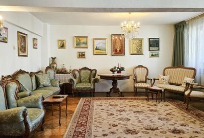 Apartament cu 4 camere decomandat în P-ța Muncii