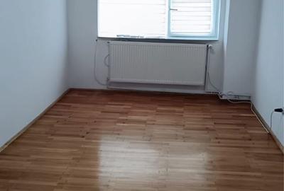 Spațiu comercial, de 50 mp, în Central - 6