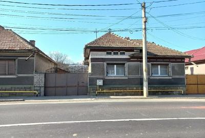 Casă cu 3 camere cu Teren 1490 Mp în Perșani - 2