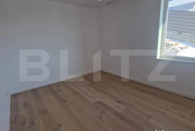 Casă cu 8 camere cu Teren 860 Mp în Central