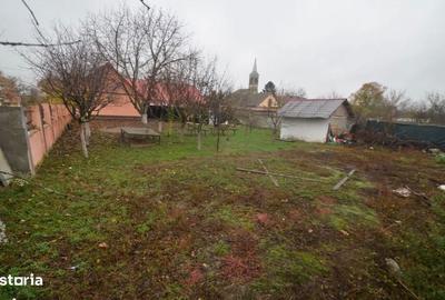 Casă cu 4 camere cu Teren 980 Mp în Pădureni - 2