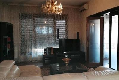 Apartament cu 3 camere semidecomandat, mobilat în Magheru