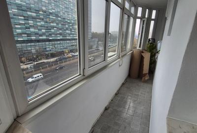 2 camere decomandat,et.4, Piata Victoriei, vis-a-vis America House - 2