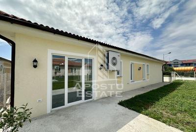 Jumatate de duplex cu 4 camere, in apropiere de Sanandrei
