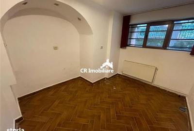 Apartament cu 3 camere decomandat în Tineretului
