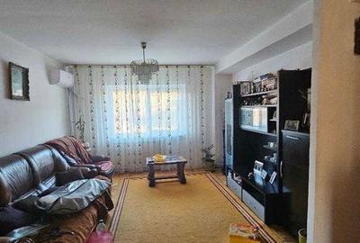 Apartament cu 4 camere decomandat în Bejan