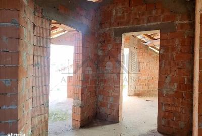 Casă cu 4 camere cu Teren 638 Mp în Tomești - 3